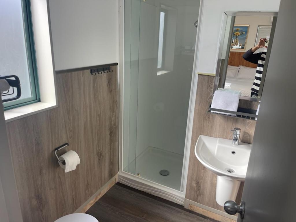Conway Motel Manukau Окленд Экстерьер фото